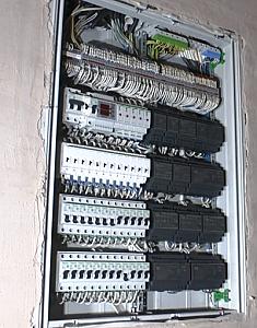 Монтаж щита "умного дома"